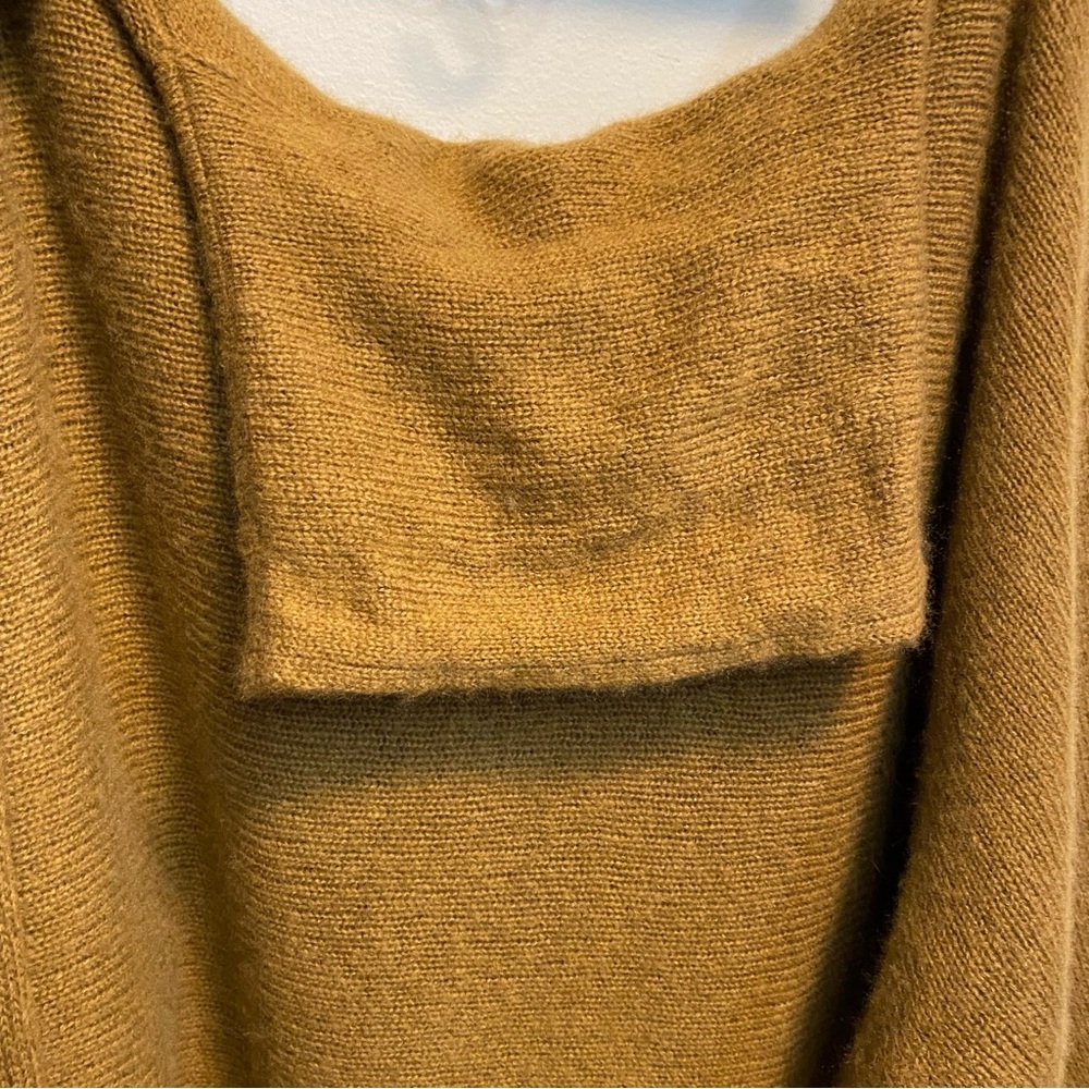 Vince Wool & Cashmere Camel Color Turtleneck - Picture 10 of 11